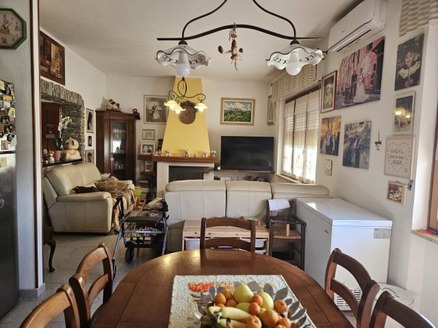 PORZIONE DI BIFAMILIARE