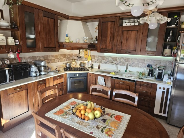 PORZIONE DI BIFAMILIARE