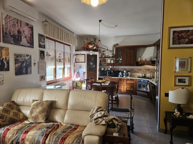 PORZIONE DI BIFAMILIARE