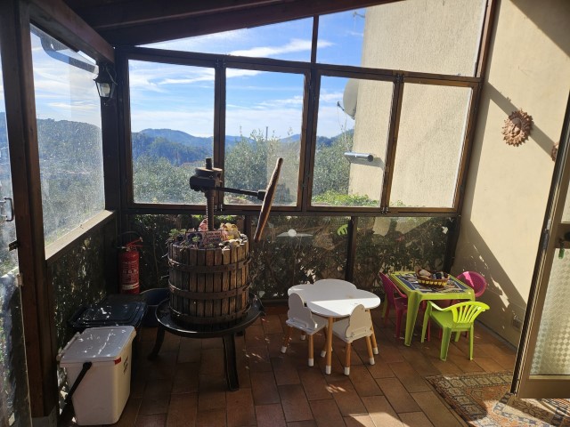 PORZIONE DI BIFAMILIARE