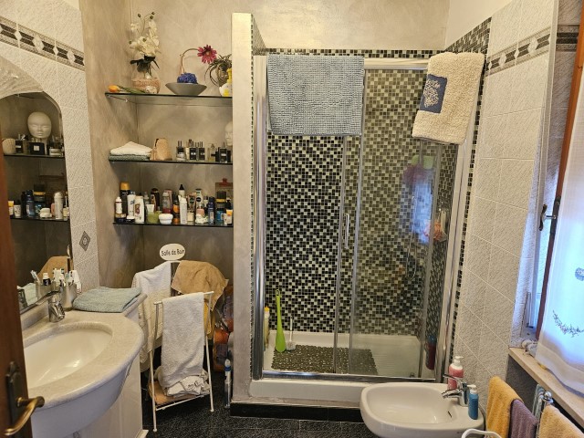 PORZIONE DI BIFAMILIARE