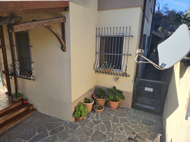 PORZIONE DI BIFAMILIARE